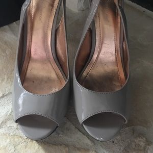 BCBG Generation Taupe Peep Toe Heels Size 9 1/2B